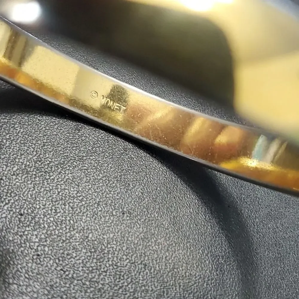 Monet gold tone bangle bracelet 7.75